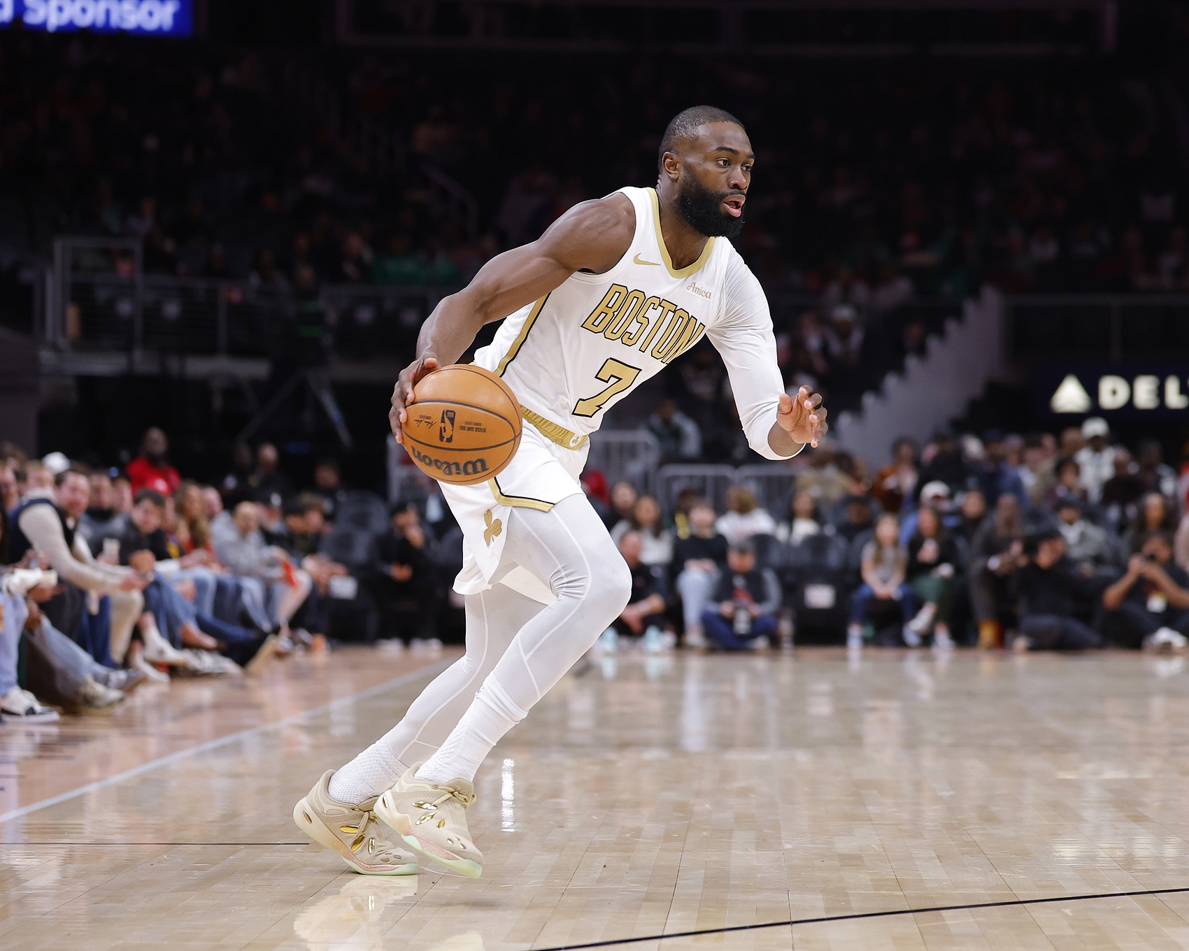 首轮评级:迪班萨下限布朗上限MVP,勇士选中小OG,湖人补强侧翼攻防 首轮评级:迪班萨下限布朗上限MVP,勇士选中小OG,湖人补强侧翼攻防