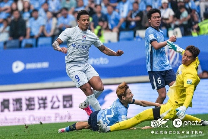 阿苏埃传射拉唐双响 申花客场4-1逆转十人大连