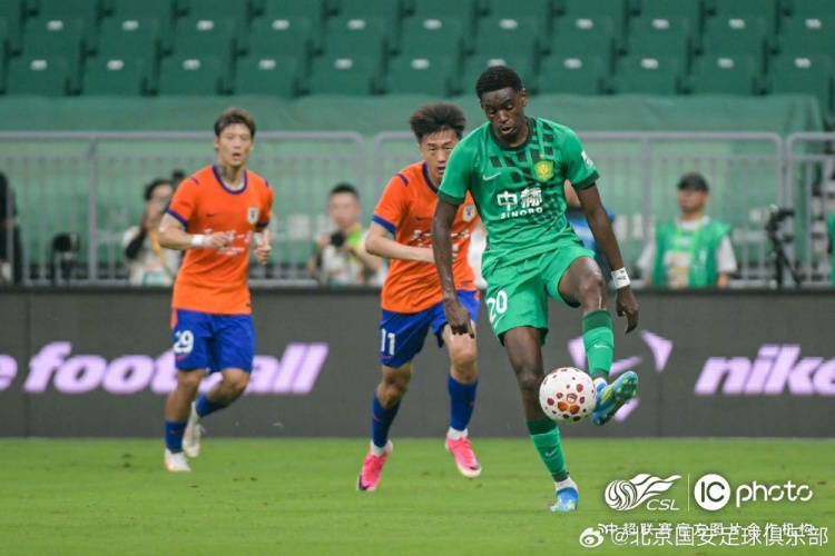 10人泰山客场0-2国安 林良铭传射塞尔吉尼奥破门 10人泰山客场0-2国安 林良铭传射塞尔吉尼奥破门