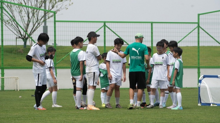 德式青训体系移植南通：门兴学院联合支云夏令营开营