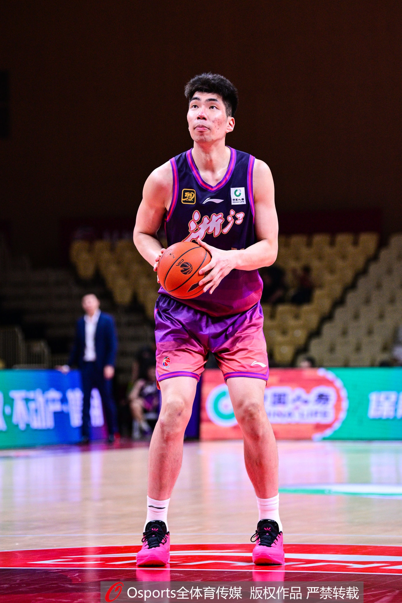 余嘉豪结束欧洲历练正式回归浙江男篮