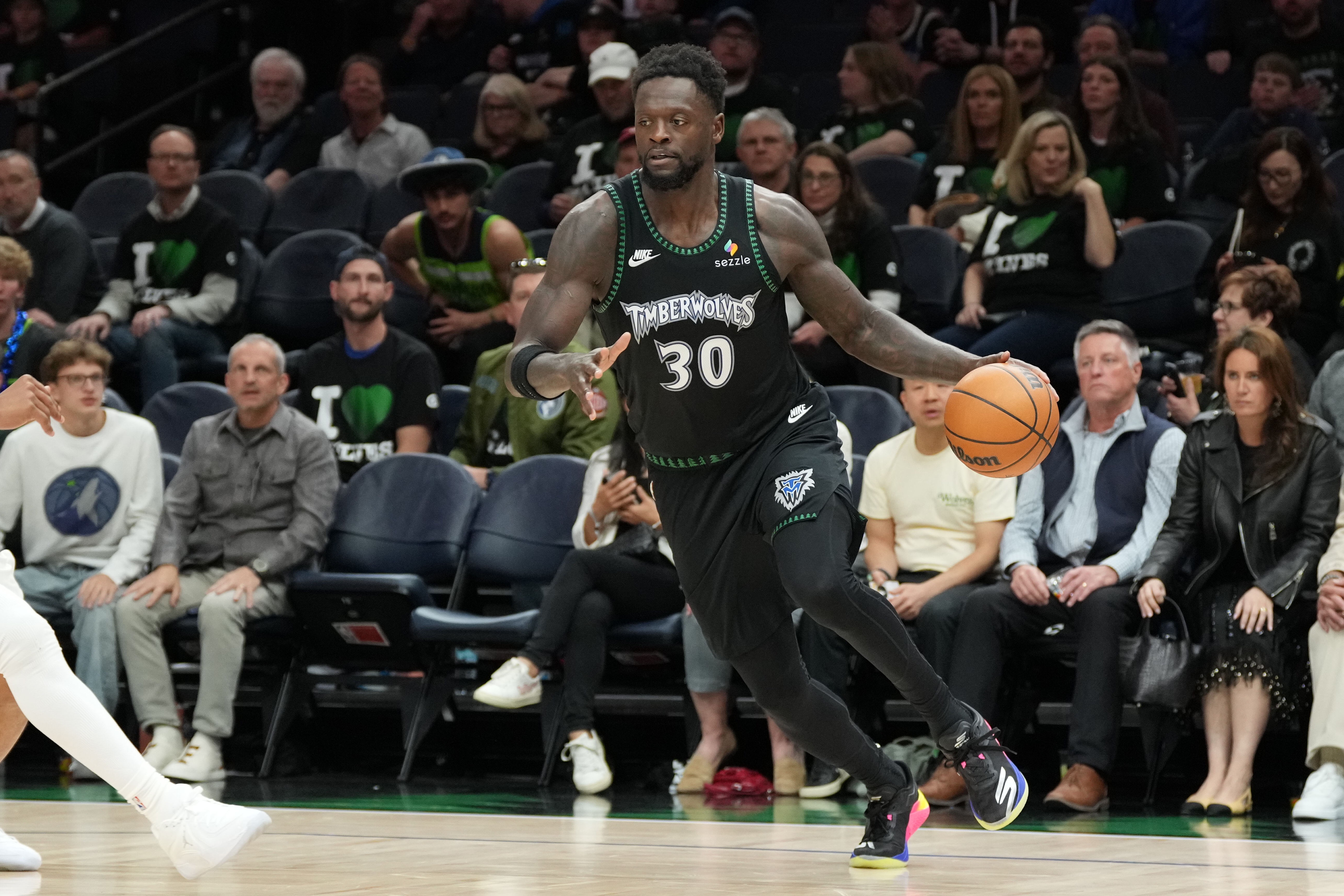 麦迪炮轰兰德尔：职业态度缺失的季后赛表现令人失望