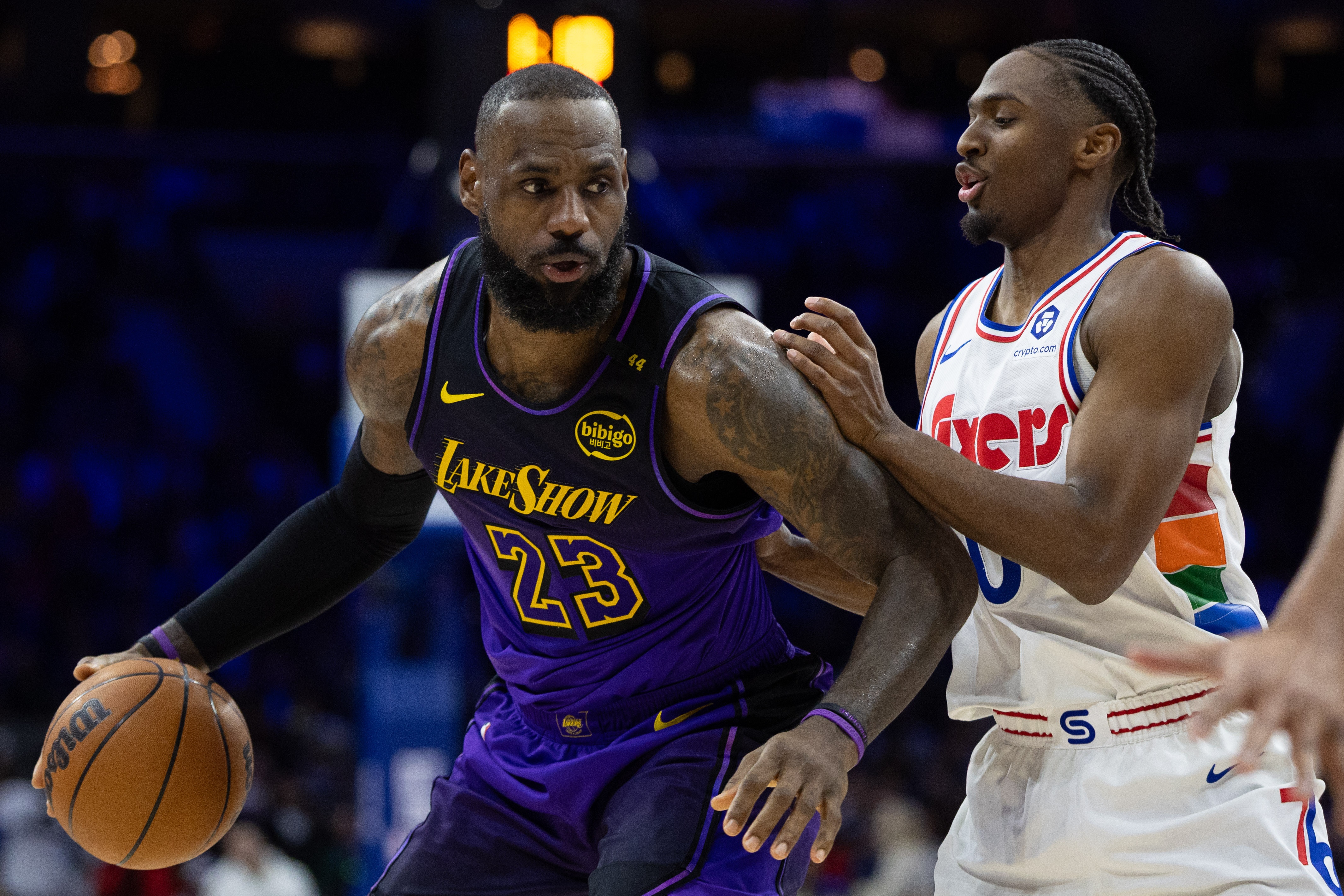 76人交易布朗后全力招募 詹姆斯2年800万加盟费城
