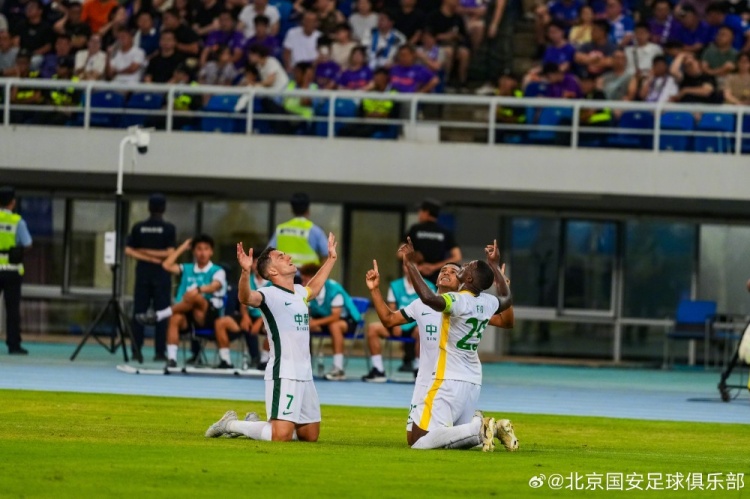 法比奥梅开二度 北京国安客场4-2力擒天津津门虎 法比奥梅开二度 北京国安客场4-2力擒天津津门虎